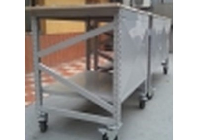 Mesones metalicos
